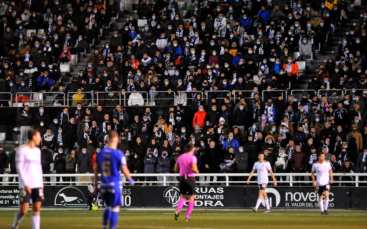 Fotos: El Burgos CF se hace con un nuevo derbi