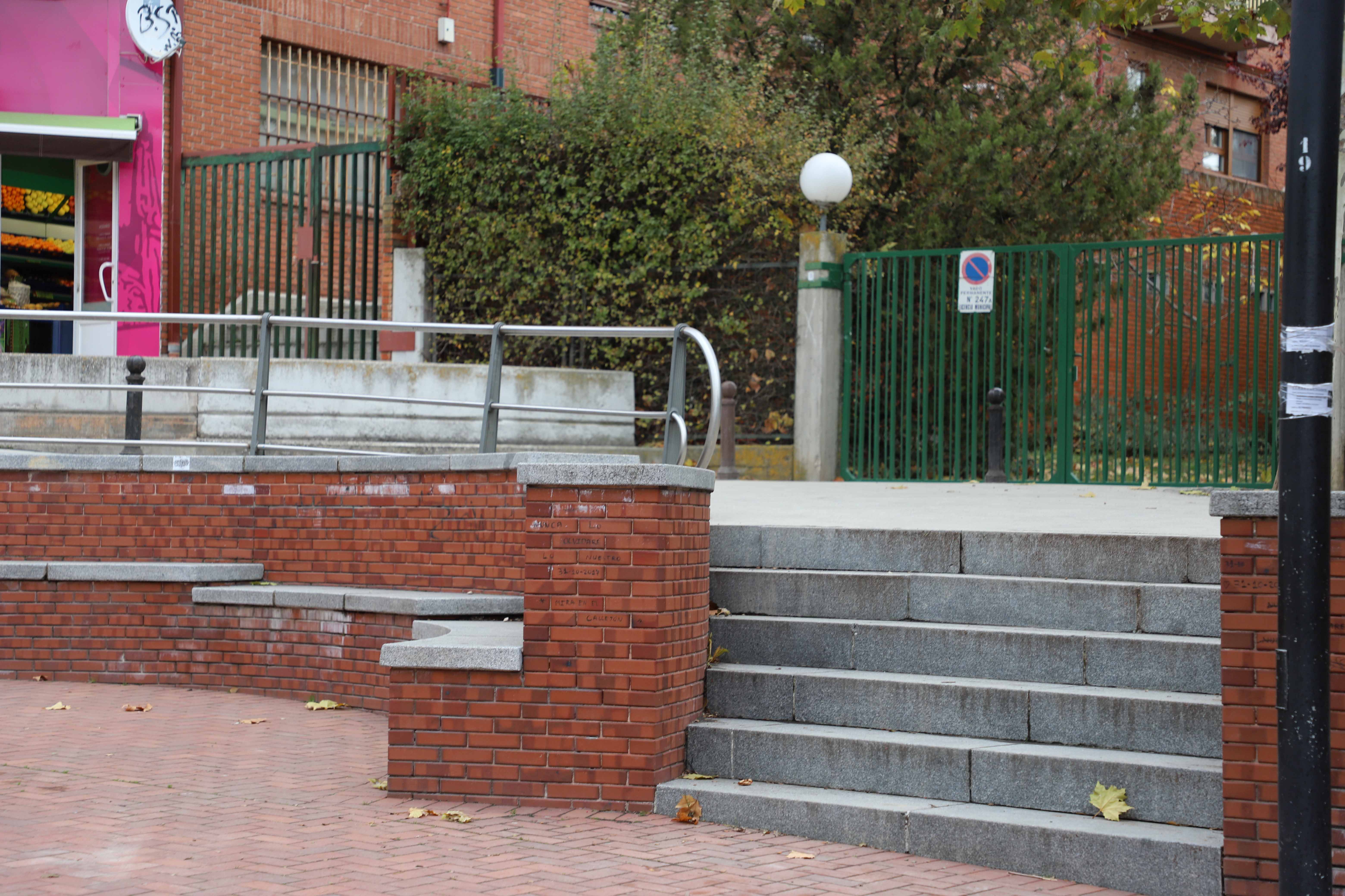 Fotos: La plaza de San Pedro de la Fuente ya está libre de los adoquines