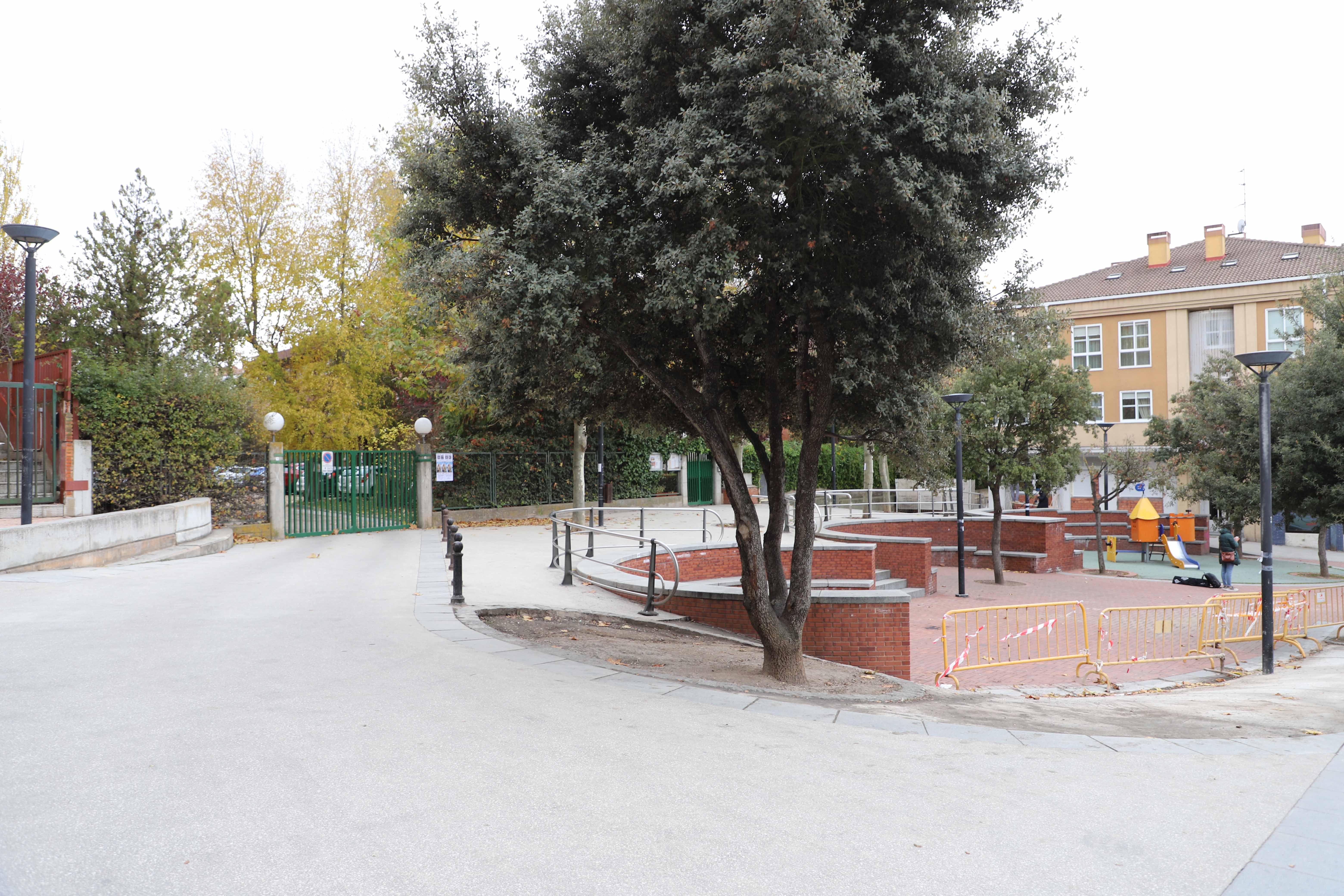 Fotos: La plaza de San Pedro de la Fuente ya está libre de los adoquines