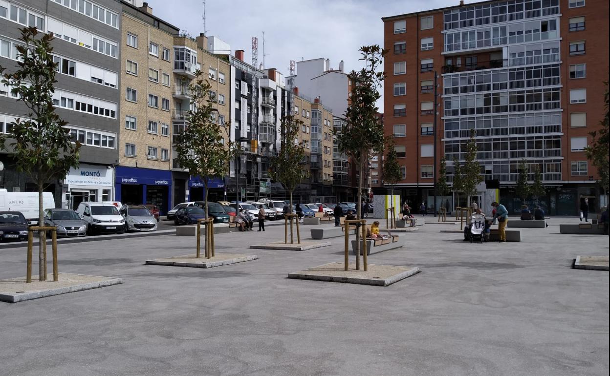 La ejecución de la obra en la plaza de Santiago sigue generando polémica