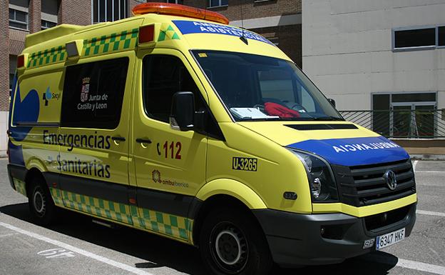 Evacuadas tres mujeres heridas en la colisión de dos coches en Burgos