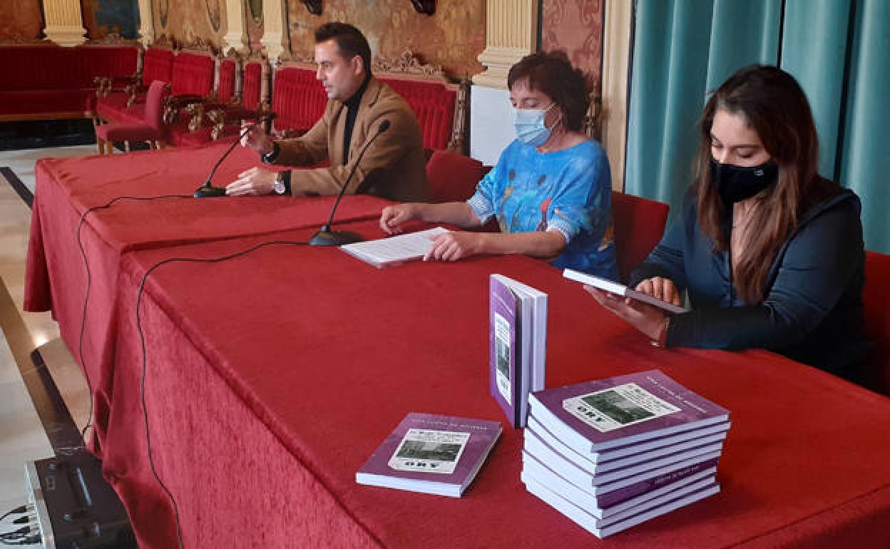 Presentación del libro a cargo del Alcalde de Burgos, Daniel de la Rosa. 