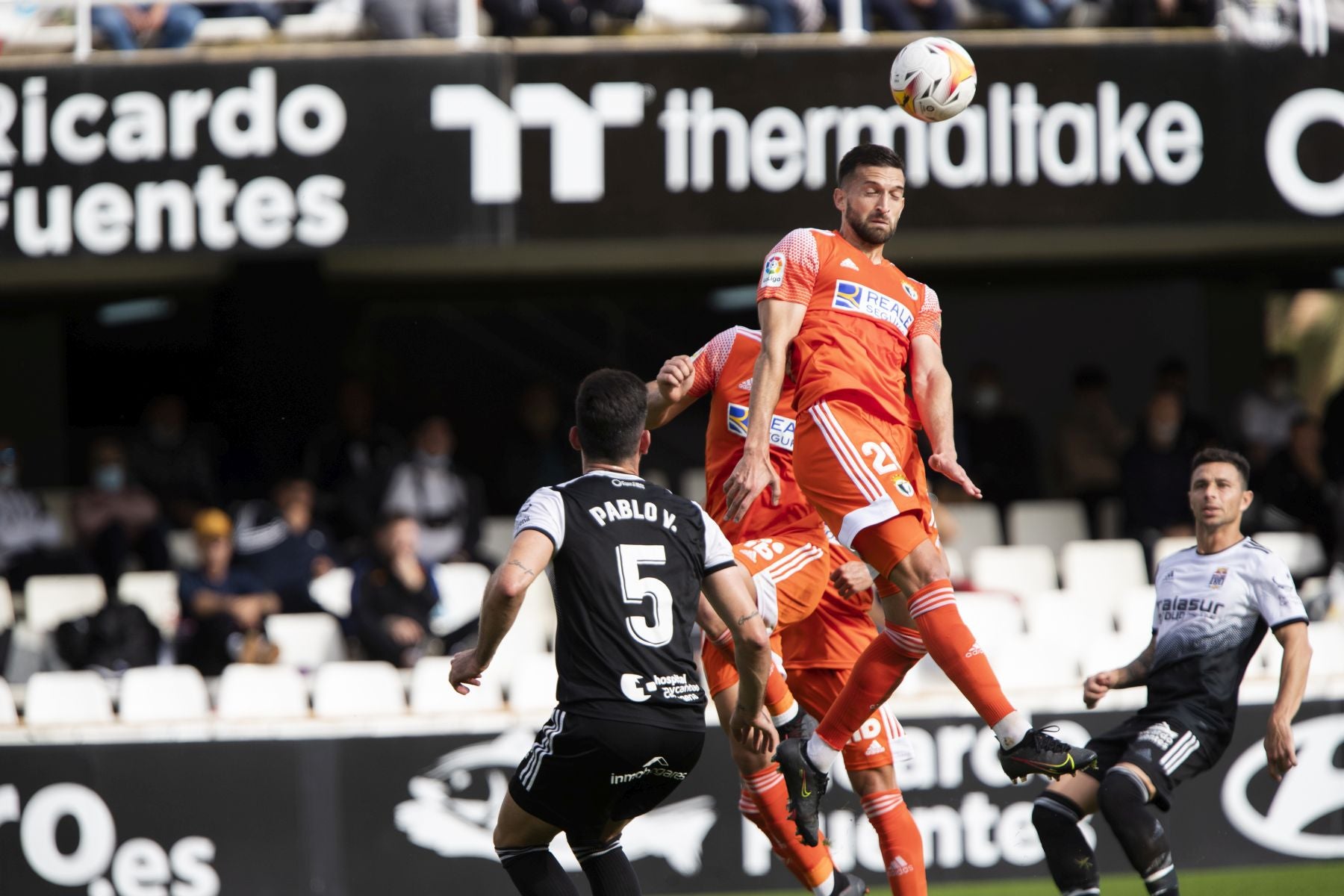 Fotos: El Burgos CF no puede con el FC Cartagena