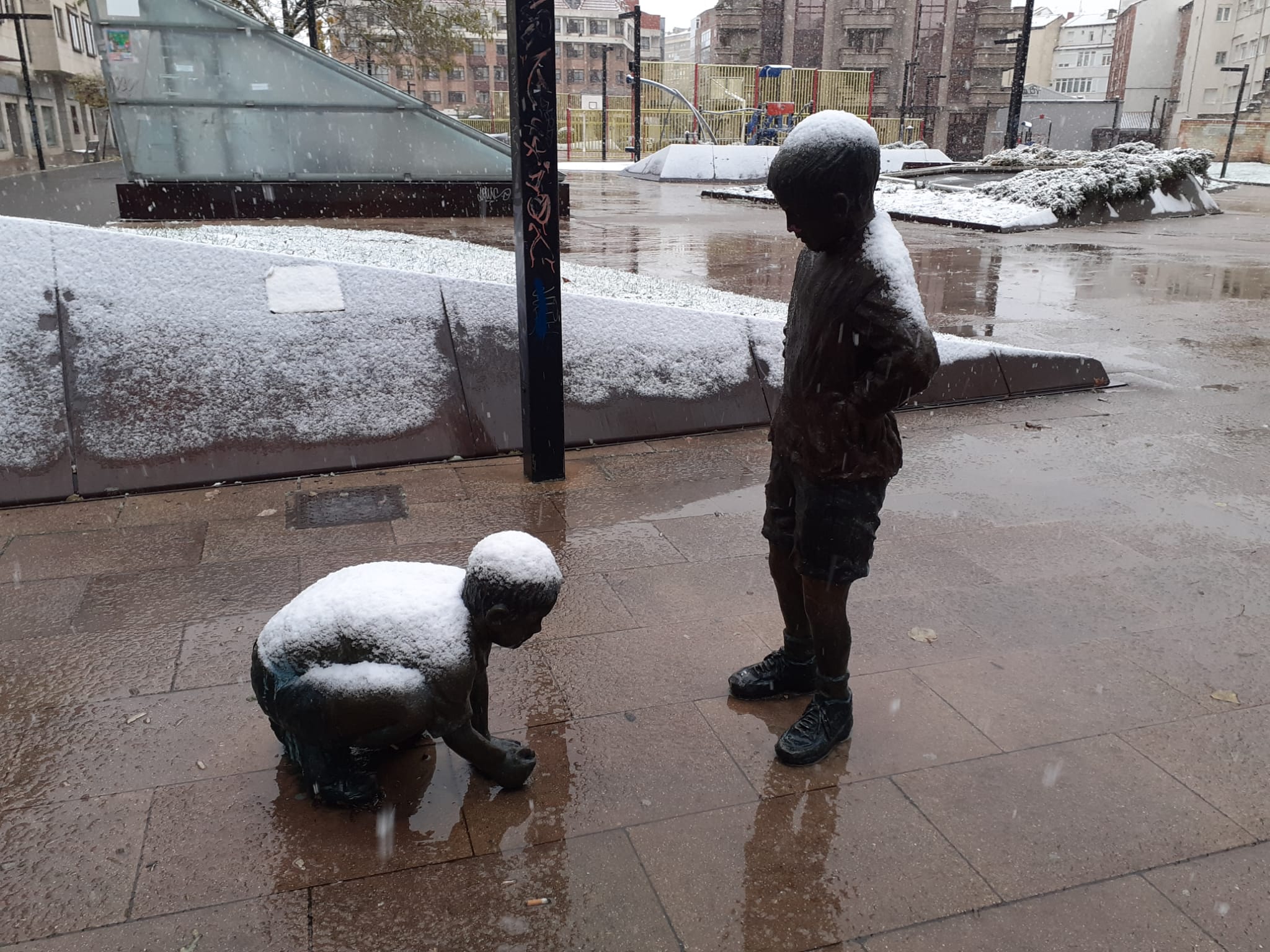 Fotos: La primera nevada del otoño en Burgos en imágenes