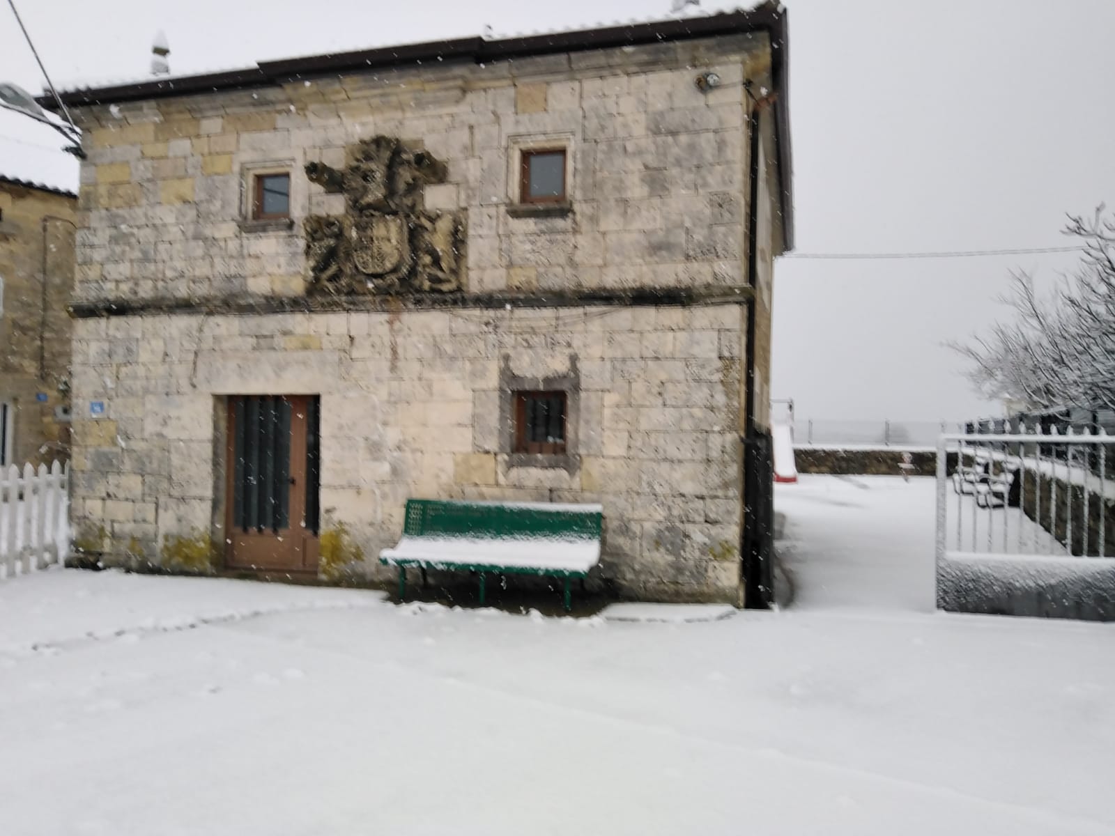 Fotos: La nieve se extiende por la provincia de Burgos