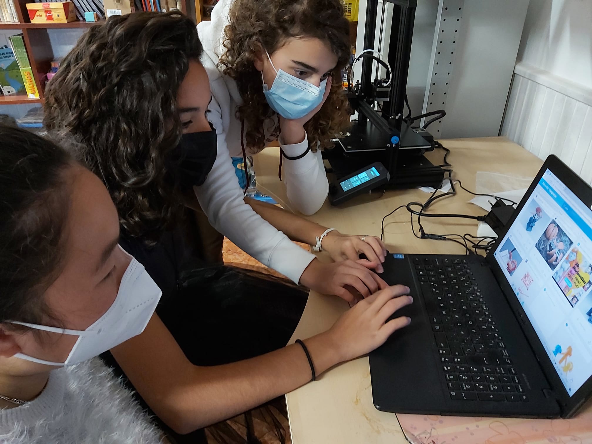 Fotos: Espiciencia engancha a la ciencia y la tecnología a los niños de Las Merindades