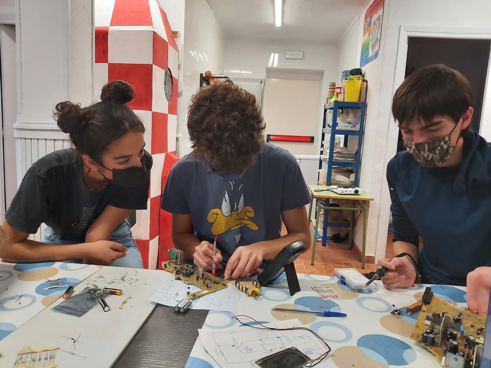 Fotos: Espiciencia engancha a la ciencia y la tecnología a los niños de Las Merindades