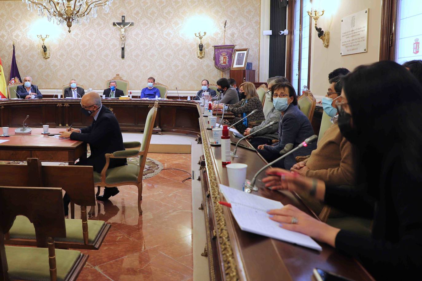 El pleno durante la intervención de Mar Alcalde, diputada no adscrita. 