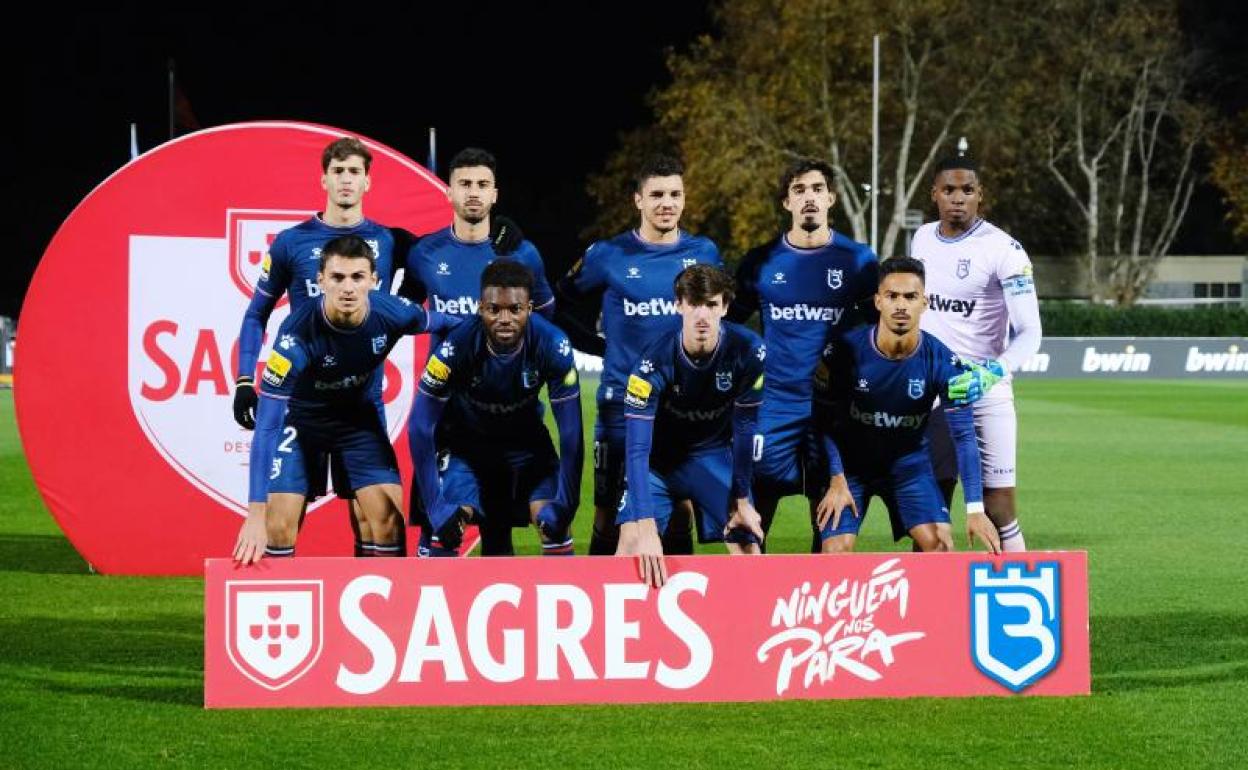 Los nueve jugadores del Belenenses que saltaron al césped frente al Benfica. 