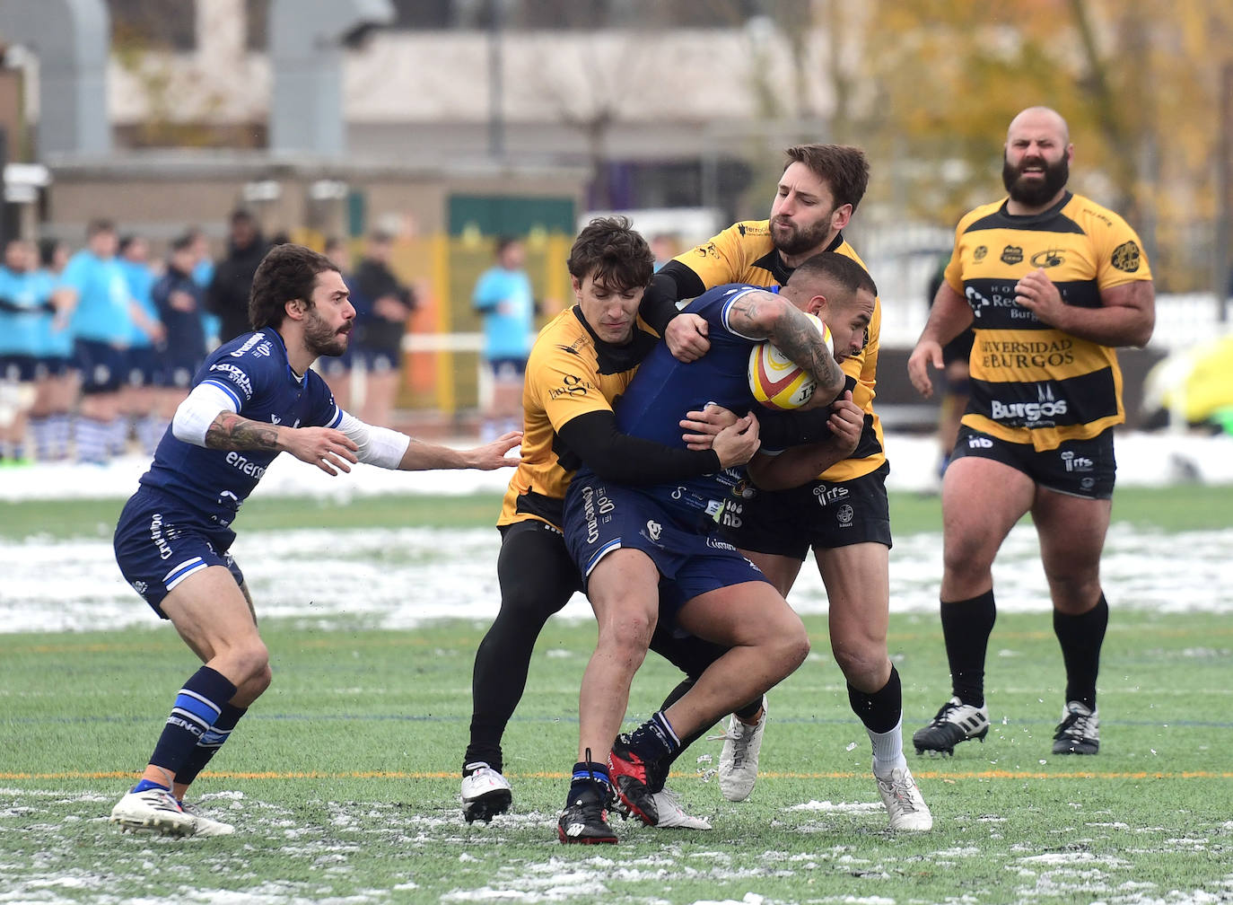 Empate entre burgaleses y sevillanos en un encuentro marcado por la nieve.