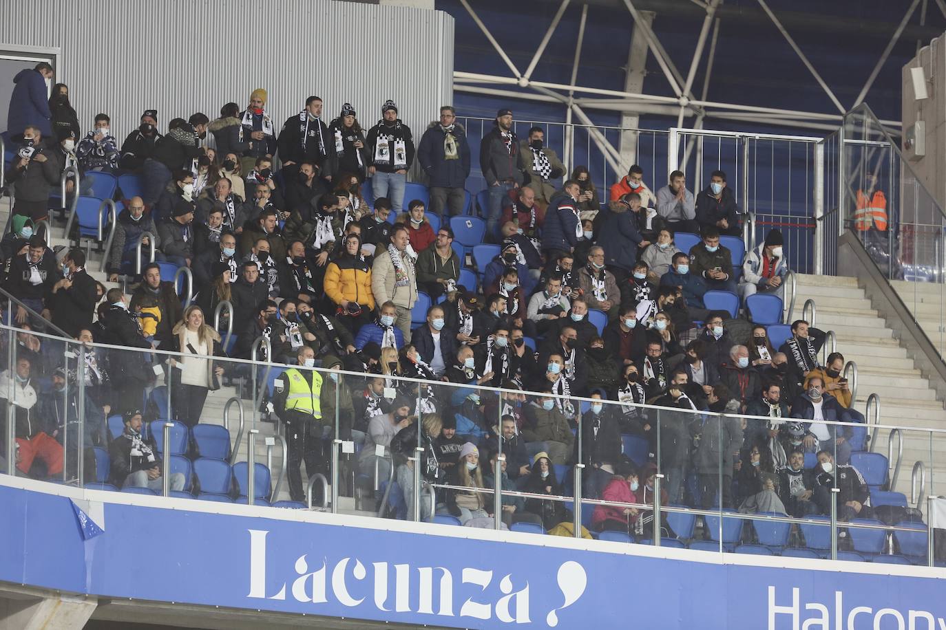 El Burgos CF celebra la victoria. 