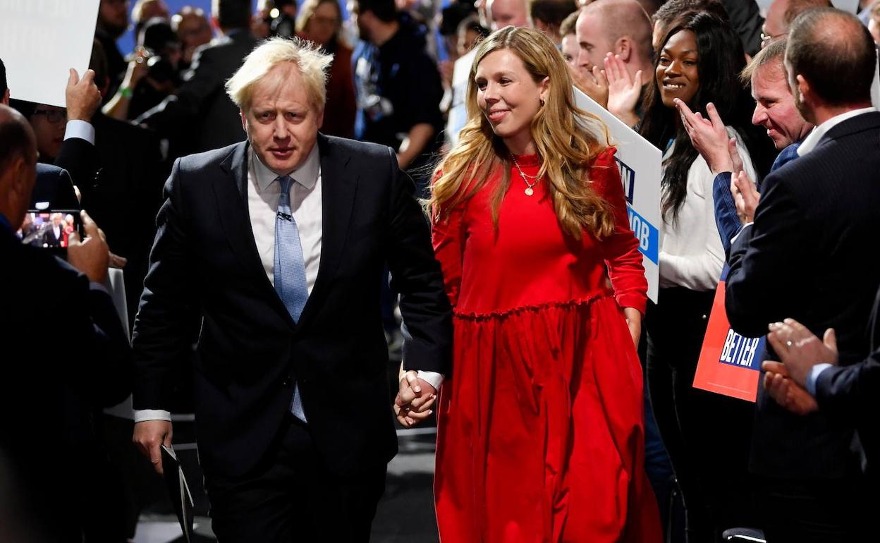 Boris Johnson y su mujer Carrie. 