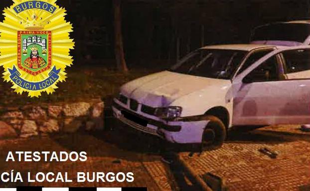 Se sale de la calzada con su coche y se empotra contra un semáforo en la avenida del Cid de Burgos