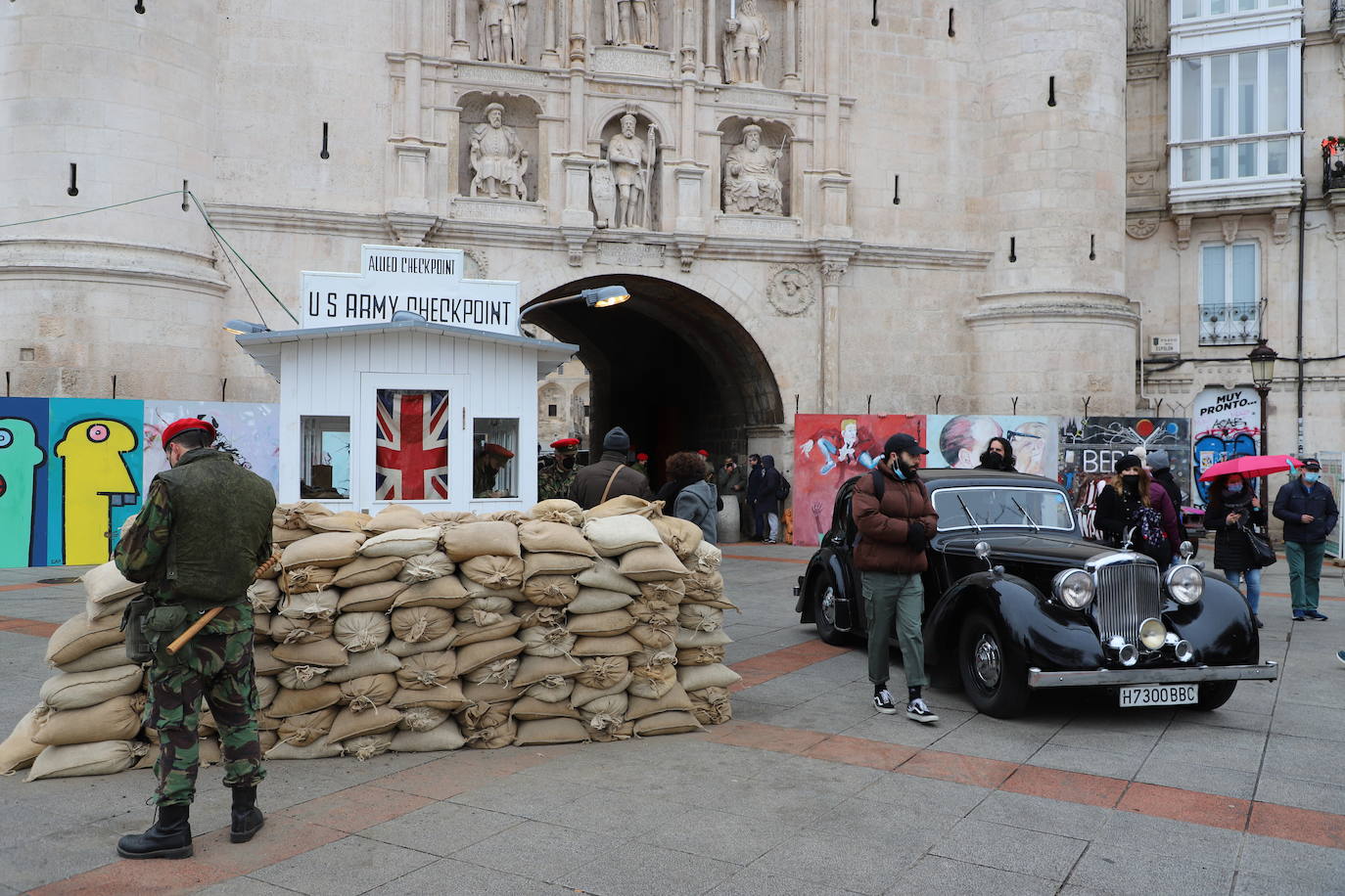 Fotos: Burgos recrea los pasos fronterizos del Berlín dividido