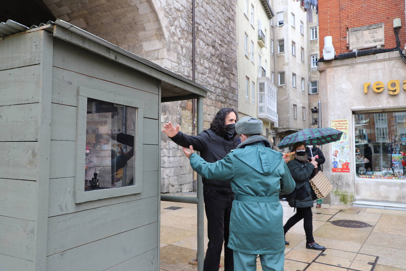 Fotos: Burgos recrea los pasos fronterizos del Berlín dividido