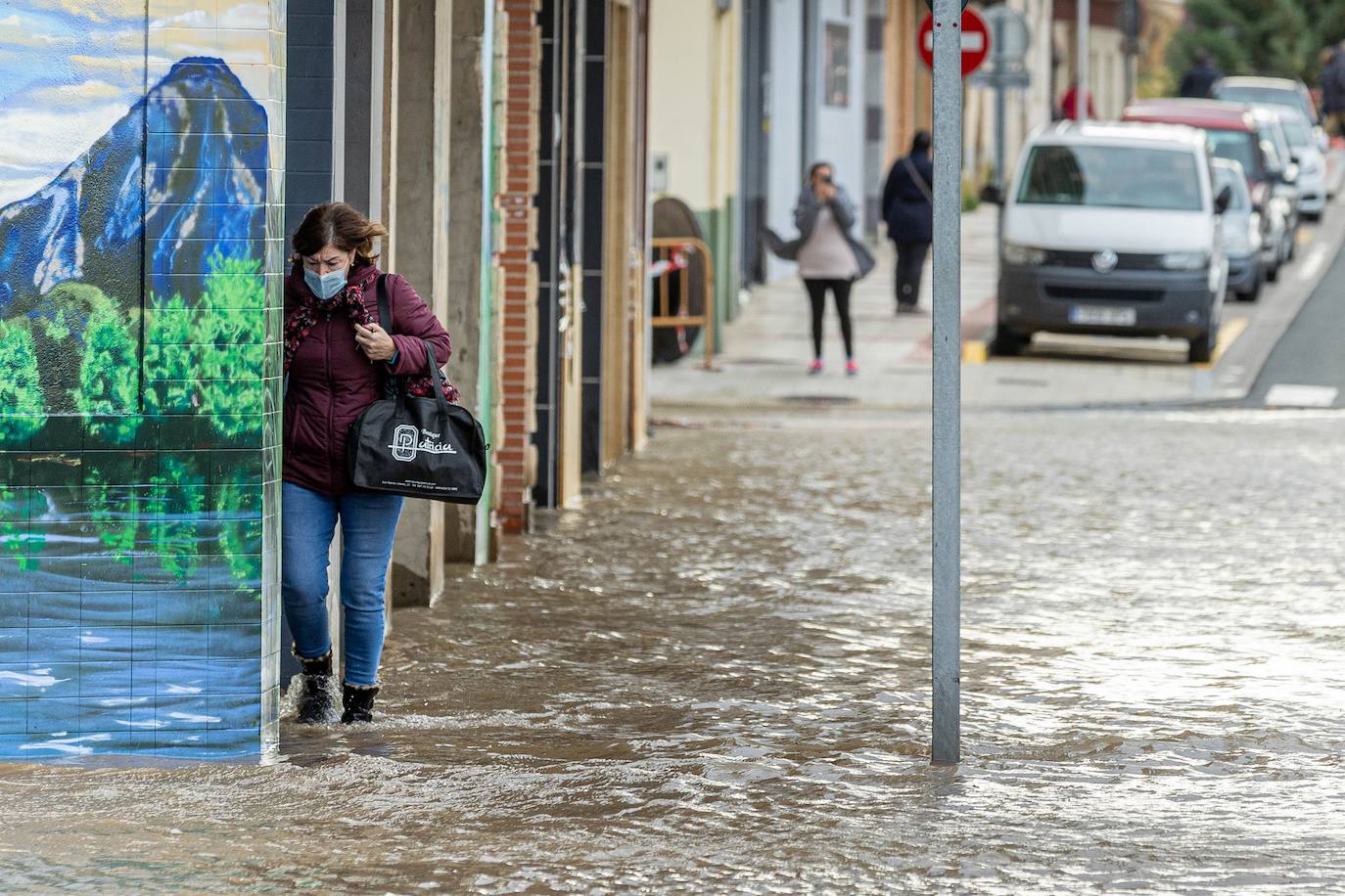 Fotos: El agua se retira de Las Merindades y Miranda