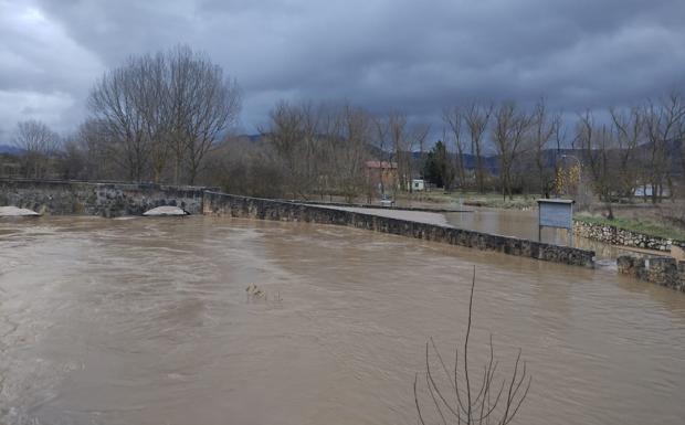 La cuenca del Ebro llevaba sobreaviso una semana, lo que ha minimizado el impacto de la crecida