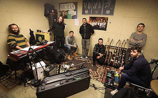 La M.O.D.A. ensaya en El hangar. 