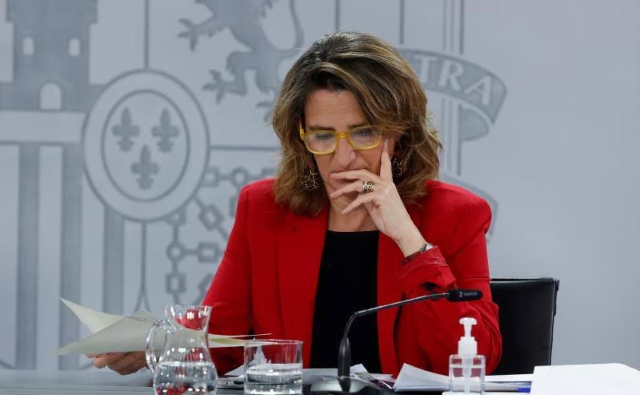 La vicepresidenta, Teresa Ribera, hoy tras el Consejo de Ministros. 