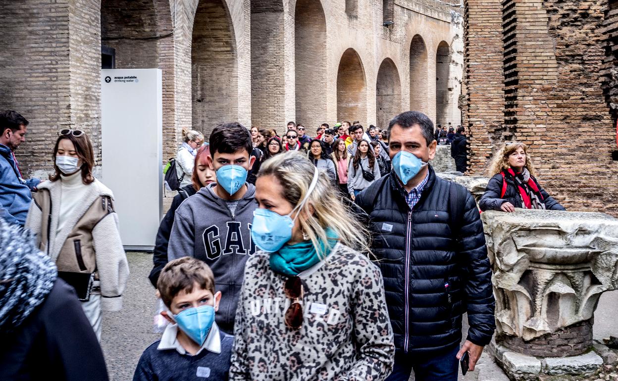 Turistas extranjeros en Roma.