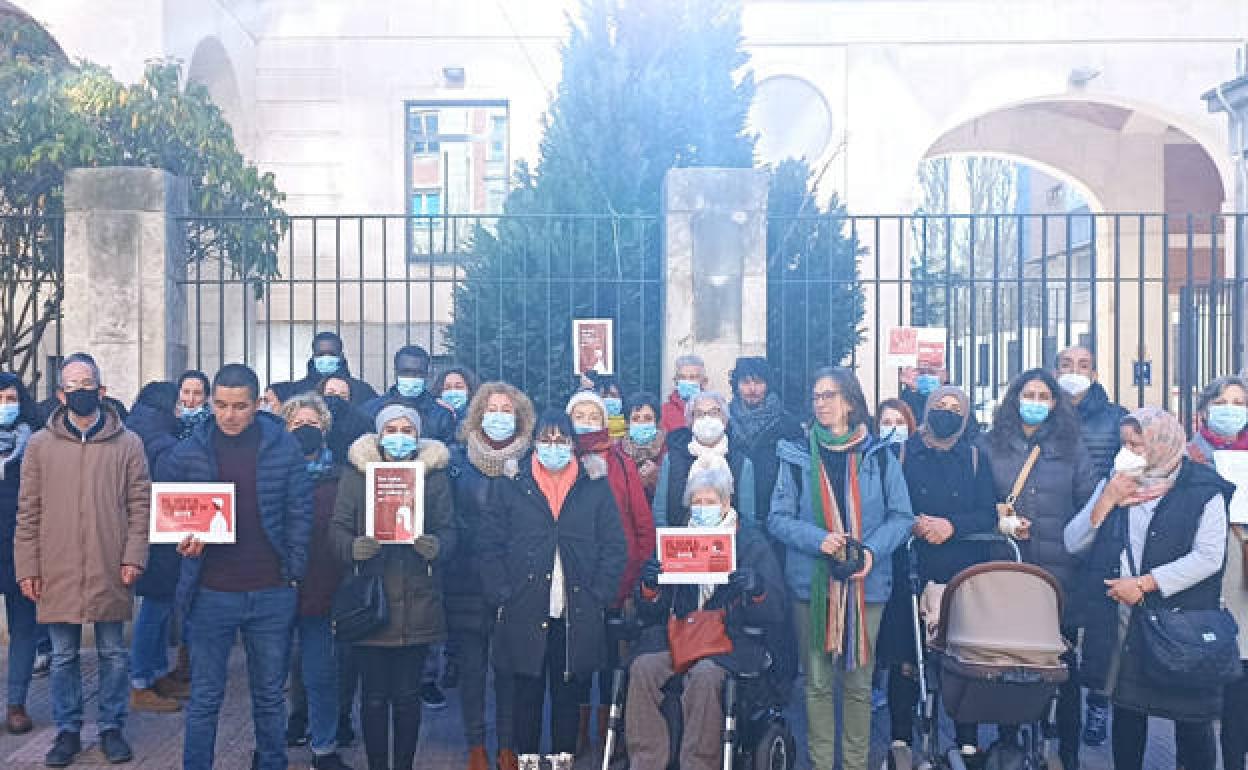 Protestas ante la Subdelegación del Gobierno en Burgos. 