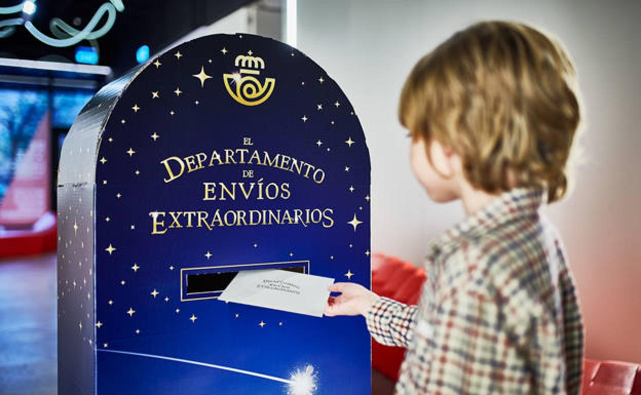 Los niños burgaleses cuentan con buzones especiales para los Reyes Magos en Burgos, Aranda y Briviesca