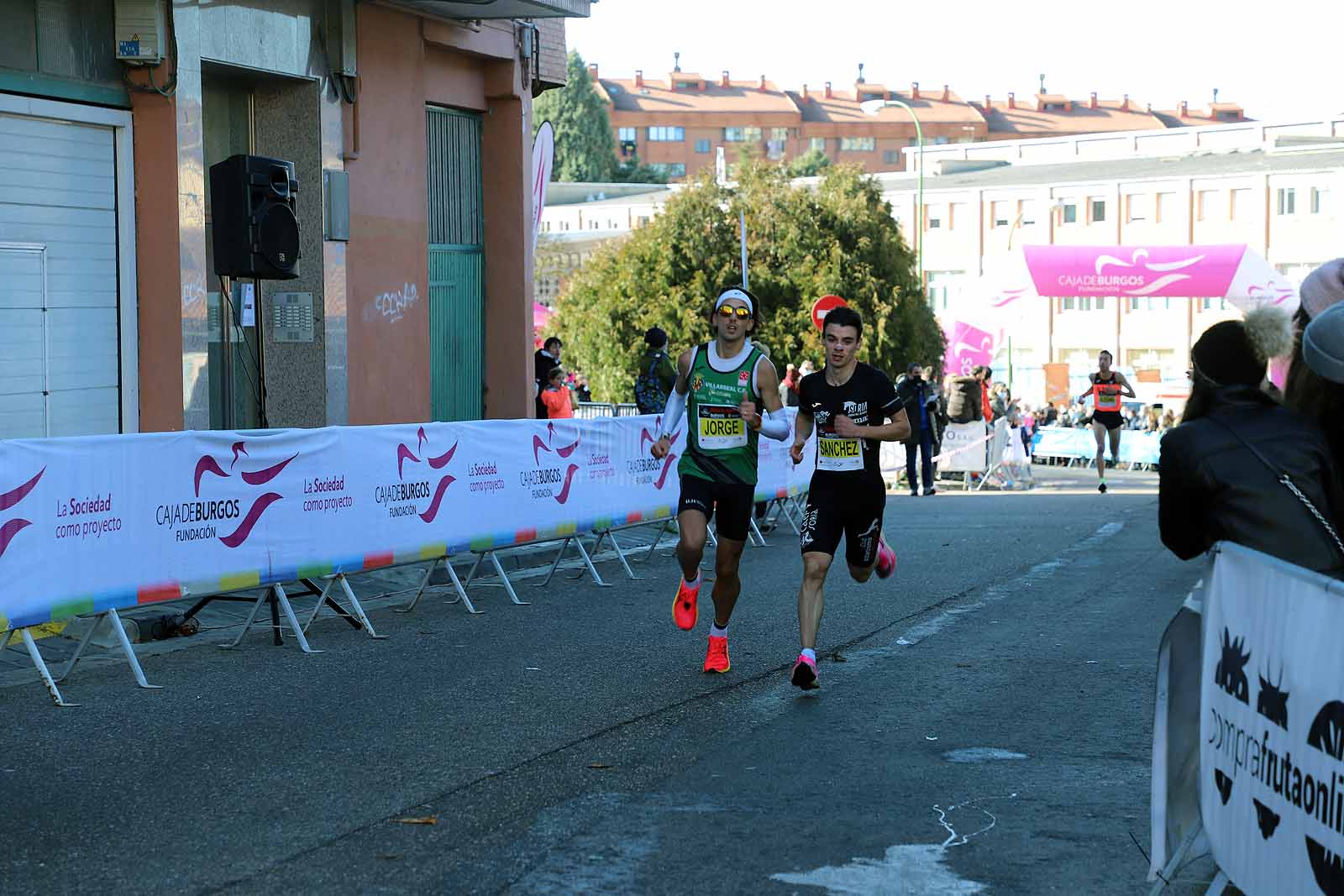 1.600 atletas disfrutan de la mítica prueba atlética en El Crucero.