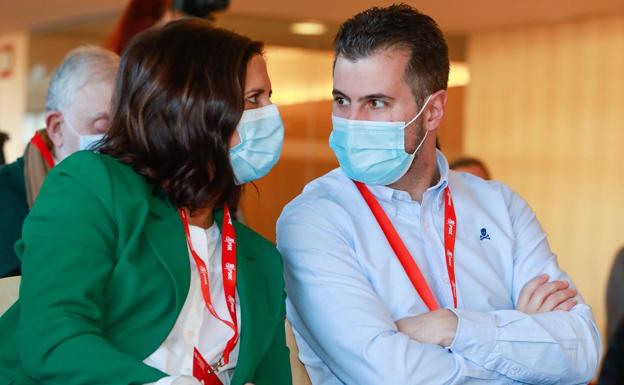 La diputada nacional Esther Peña con Luis Tudanca en Burgos. 