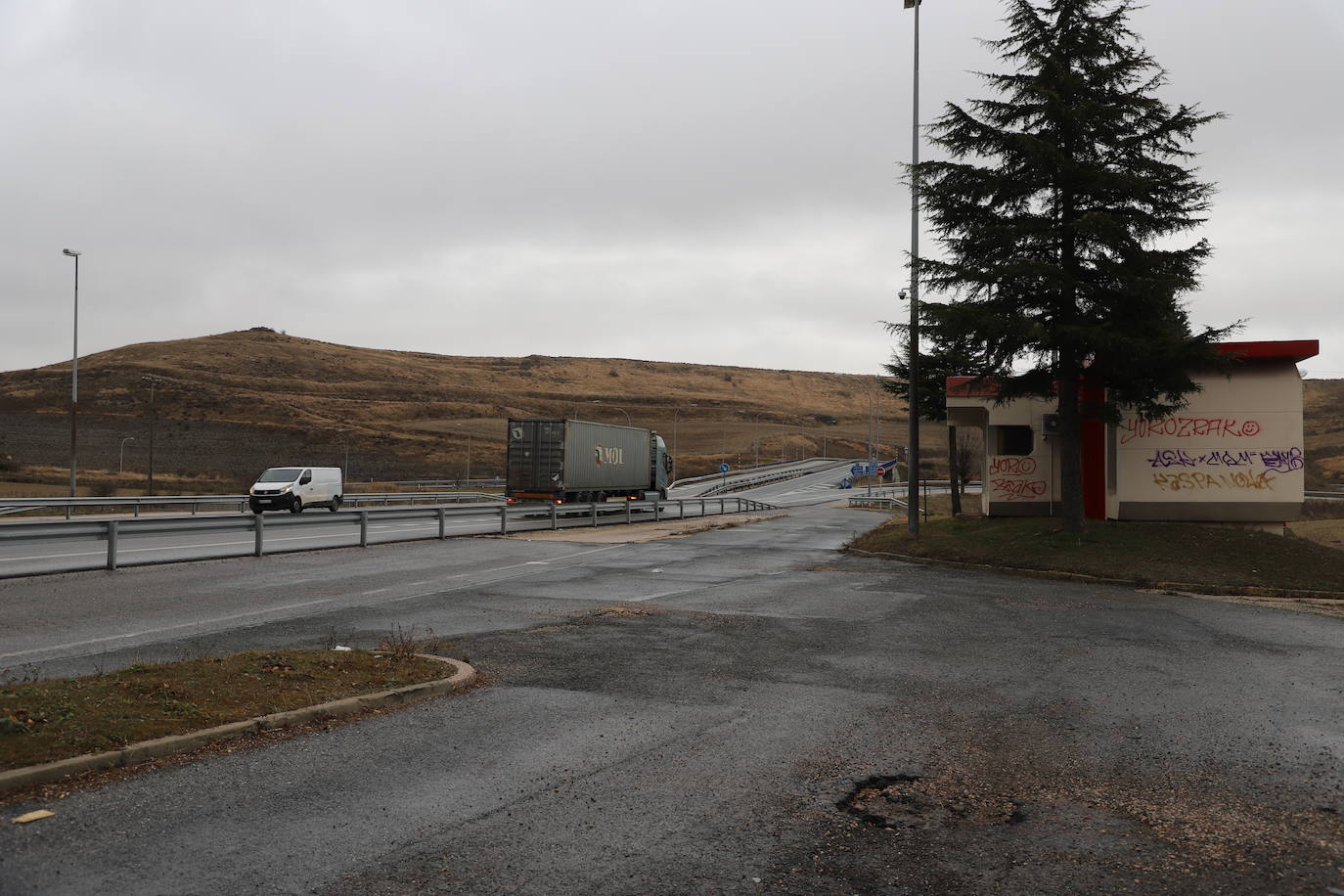 Estaciones de servicios y bares se desploman tras la liberarse de los peajes de la AP-1 en Burgos.