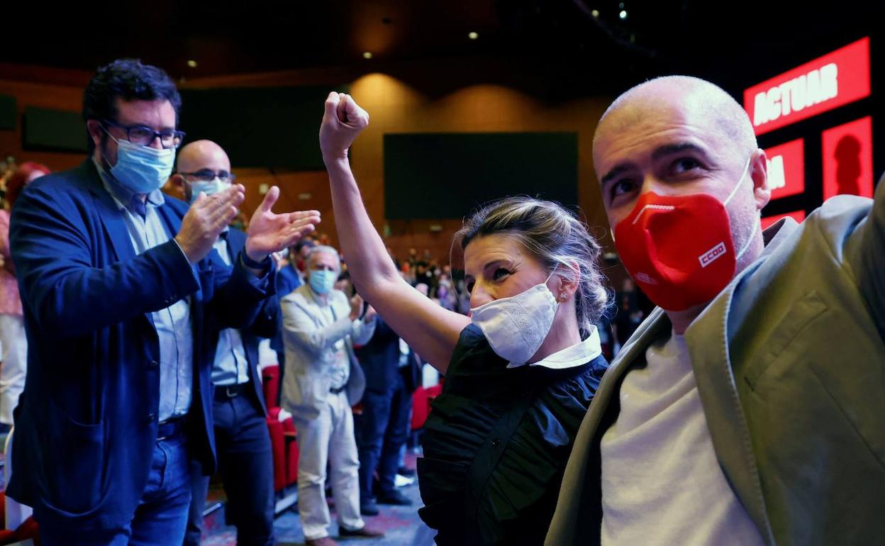 La ministra de Trabajo, Yolanda Díaz, y el líder de CC OO, Unai Sordo, en el congreso del sindicato. 