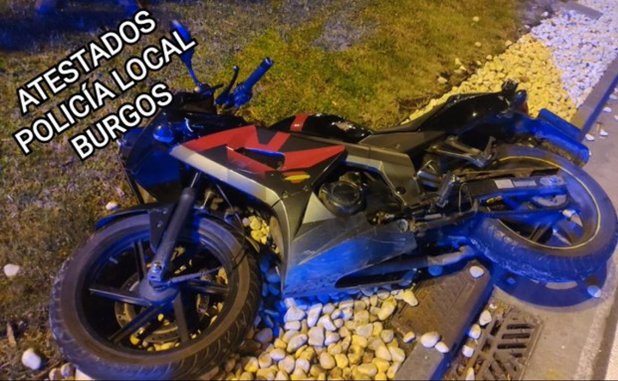 El accidente se produjo con una moto de carreras.