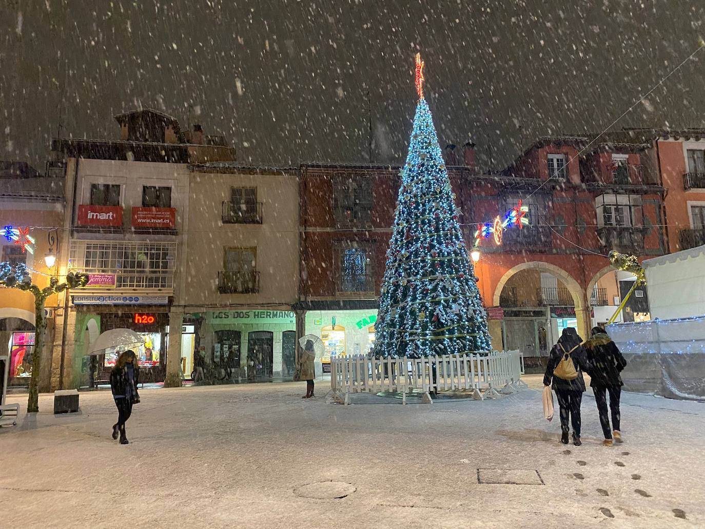 Fotos: La nieve y los Reyes Magos visitan Aranda