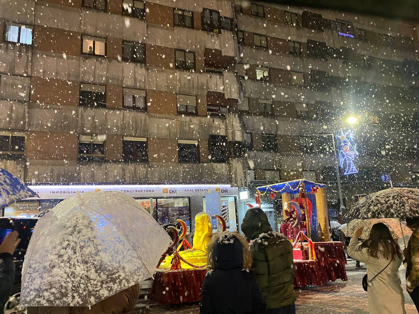 Fotos: La nieve y los Reyes Magos visitan Aranda