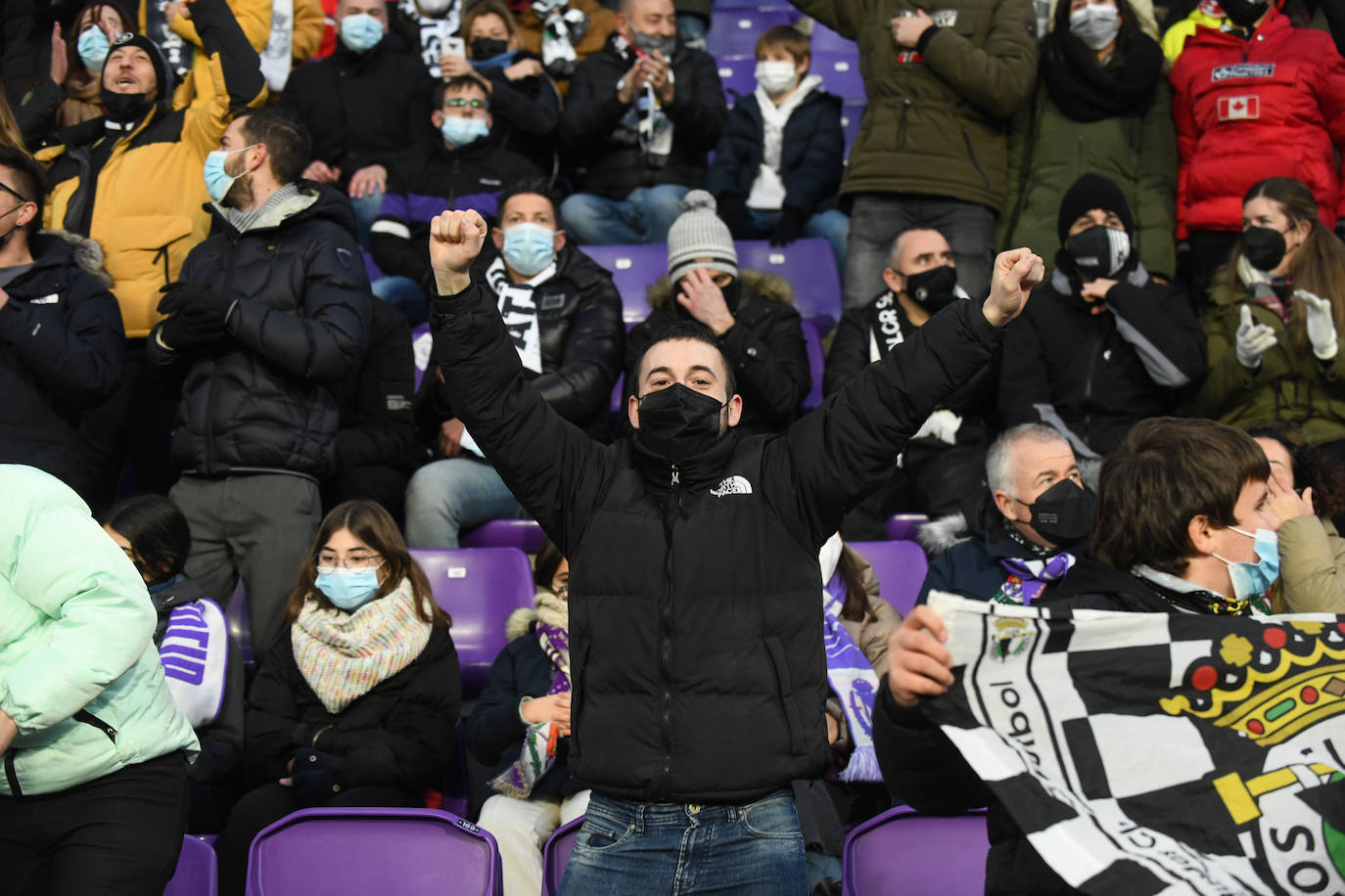 Centenares de aficionados del Burgos CF se hicieron notar en Valladolid.
