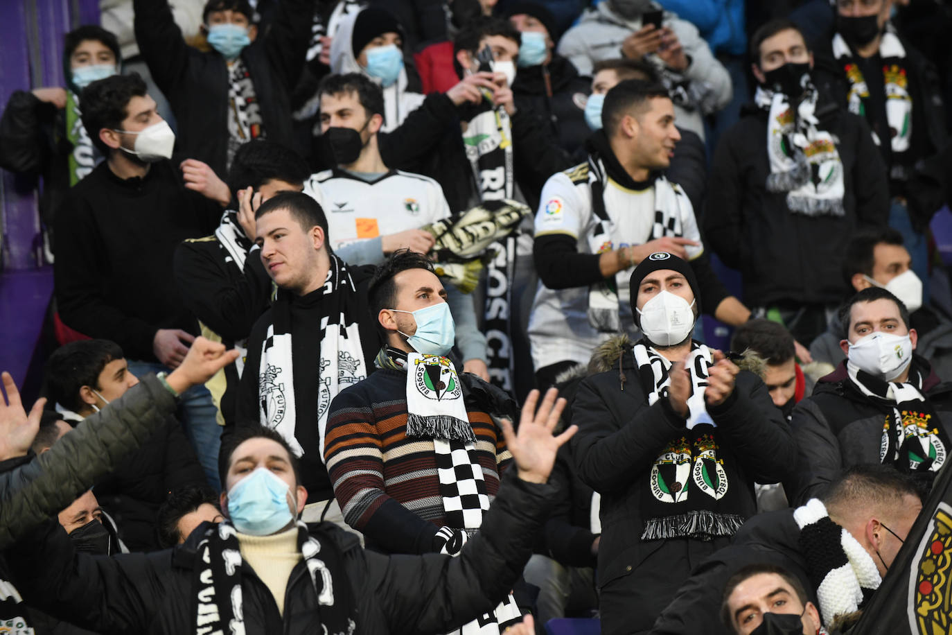 Centenares de aficionados del Burgos CF se hicieron notar en Valladolid.