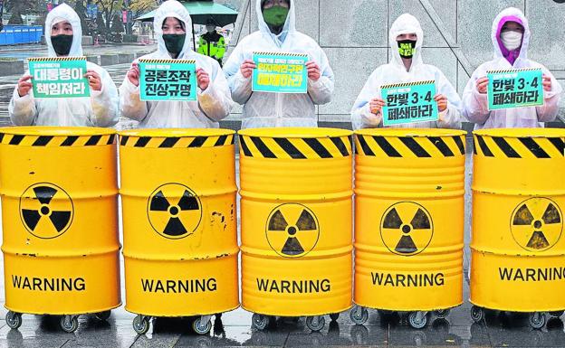 Protesta antinuclear en Seúl, la capital de Corea, uno de los países donde más presencia tiene esta energía. 