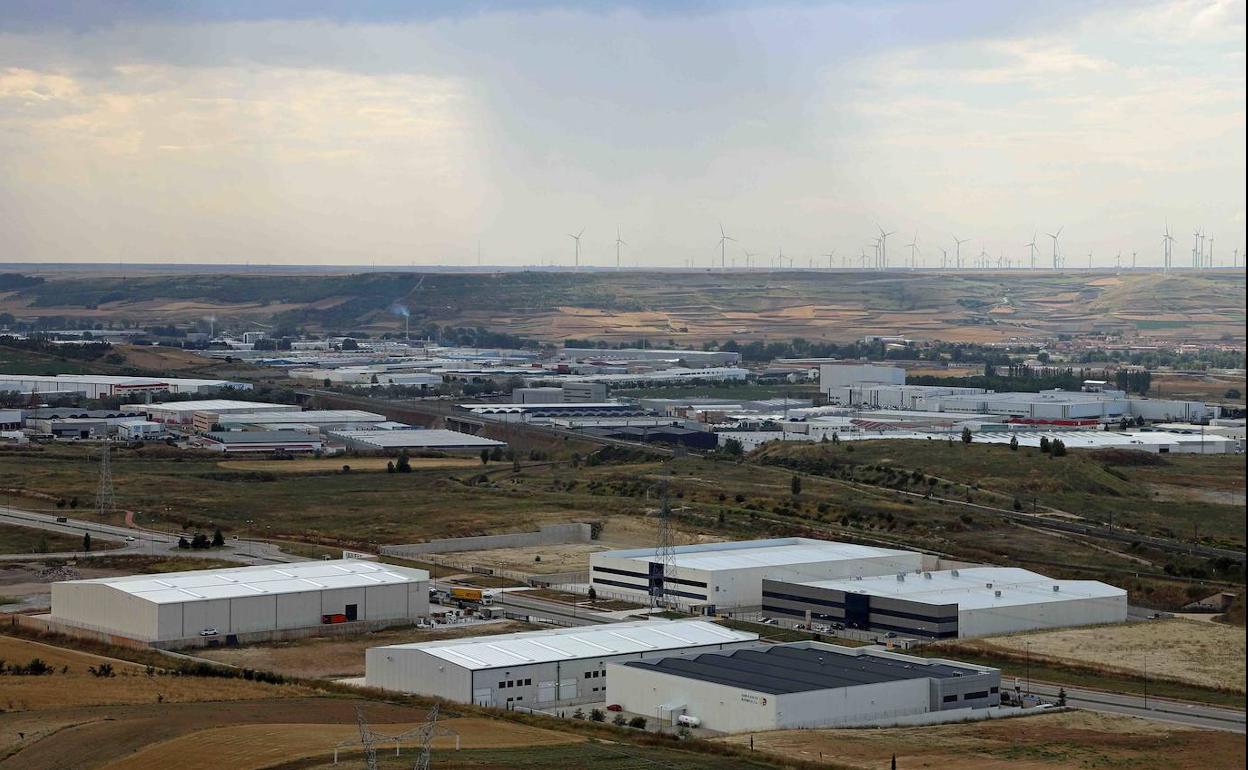 Vistas del polígono industrial de Villalonquéjar. 