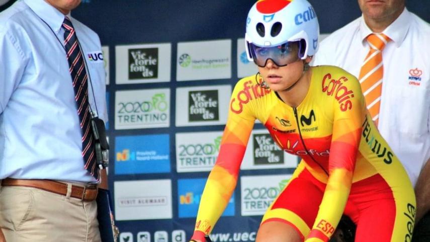 Sara Martín durante una competición contrarreloj con la selección española.