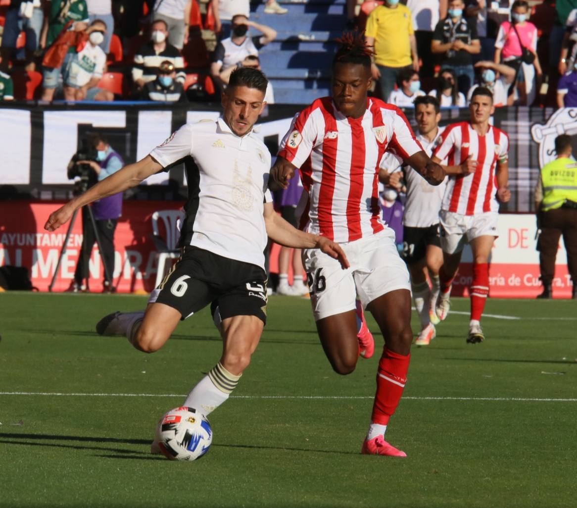 Raúl Navarro junto a Nco Williams en el partido del ascenso.