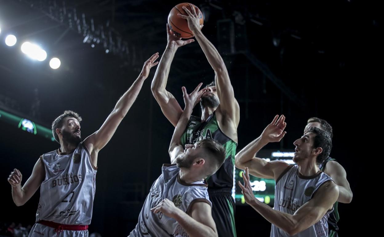 El Darussafaka hizo valer el factor cancha. 