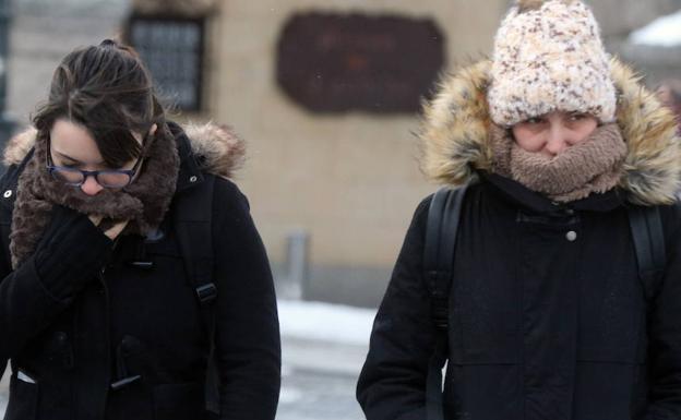 Los gorros y bufandas seguirán siendo imprescindibles.