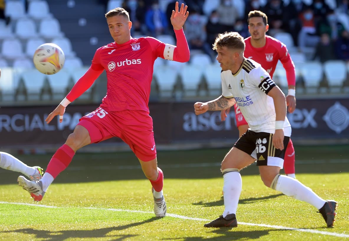 Fotos: El Burgos golea al Leganés