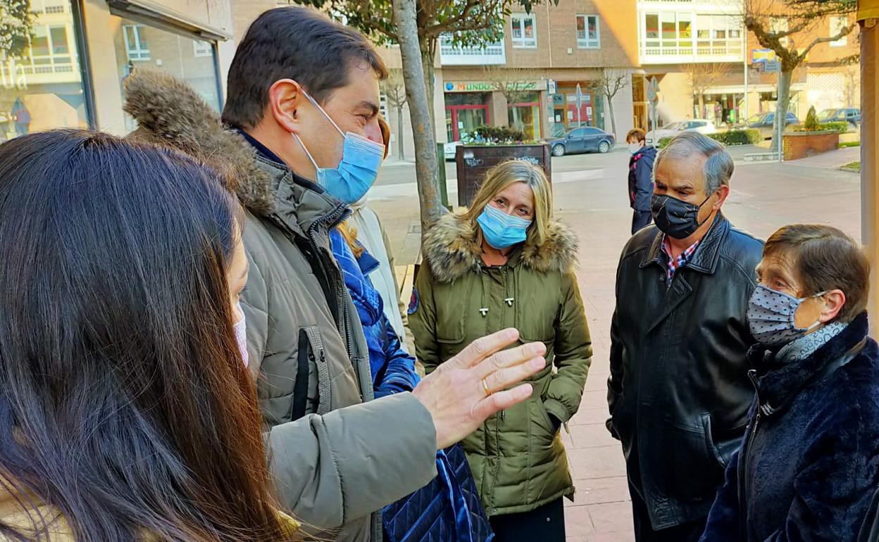 El candidato Ángel Ibáñez ha visitado Miranda y Treviño.