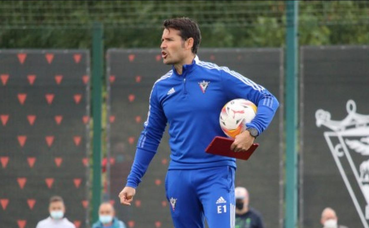 Lolo Escobar, entrenador del Mirandés. 