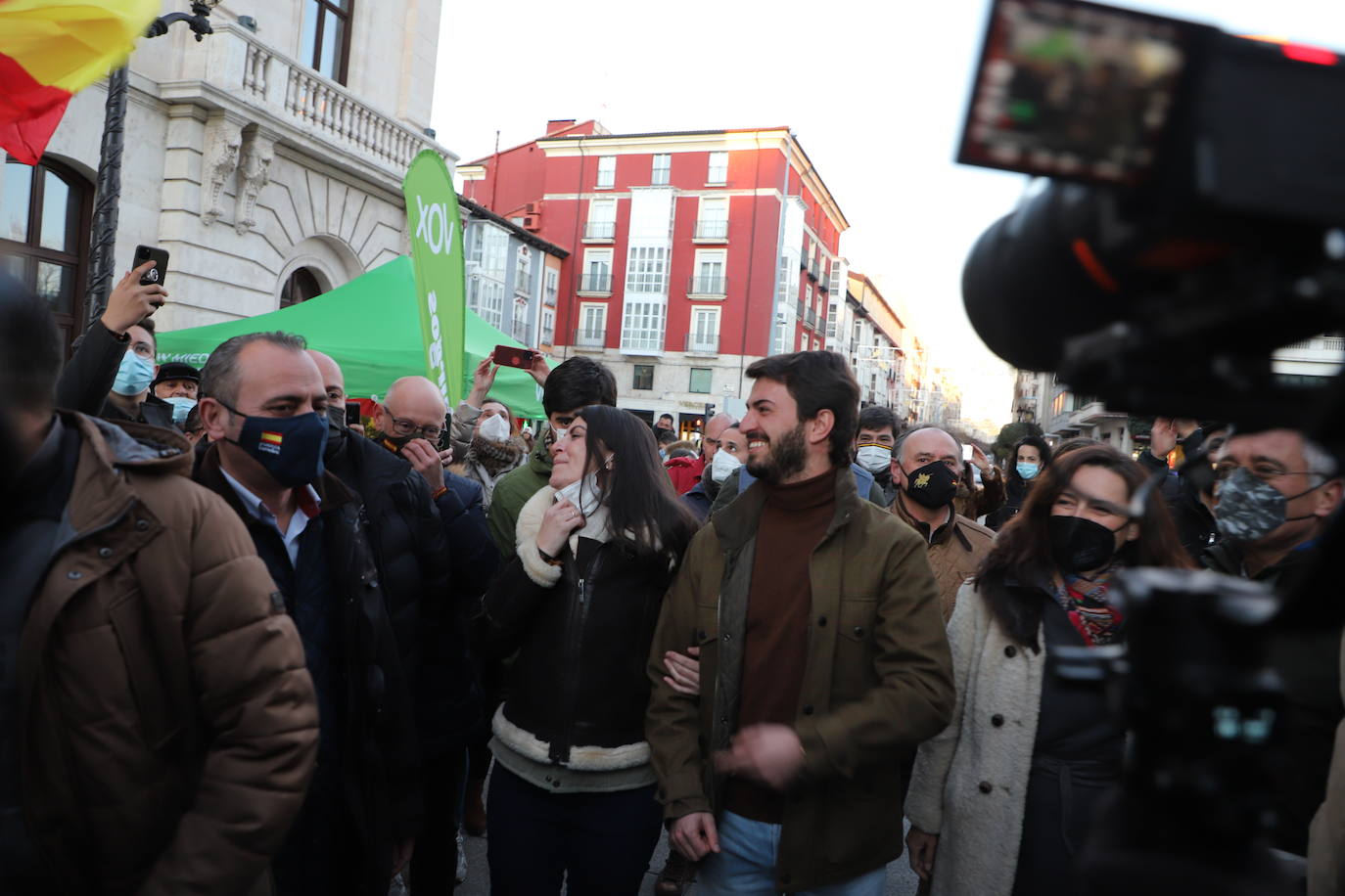 Ortega Smith y Macarena Olona acompañan al candidato a la presidencia de la Junta por Vox en el inicio de campaña.