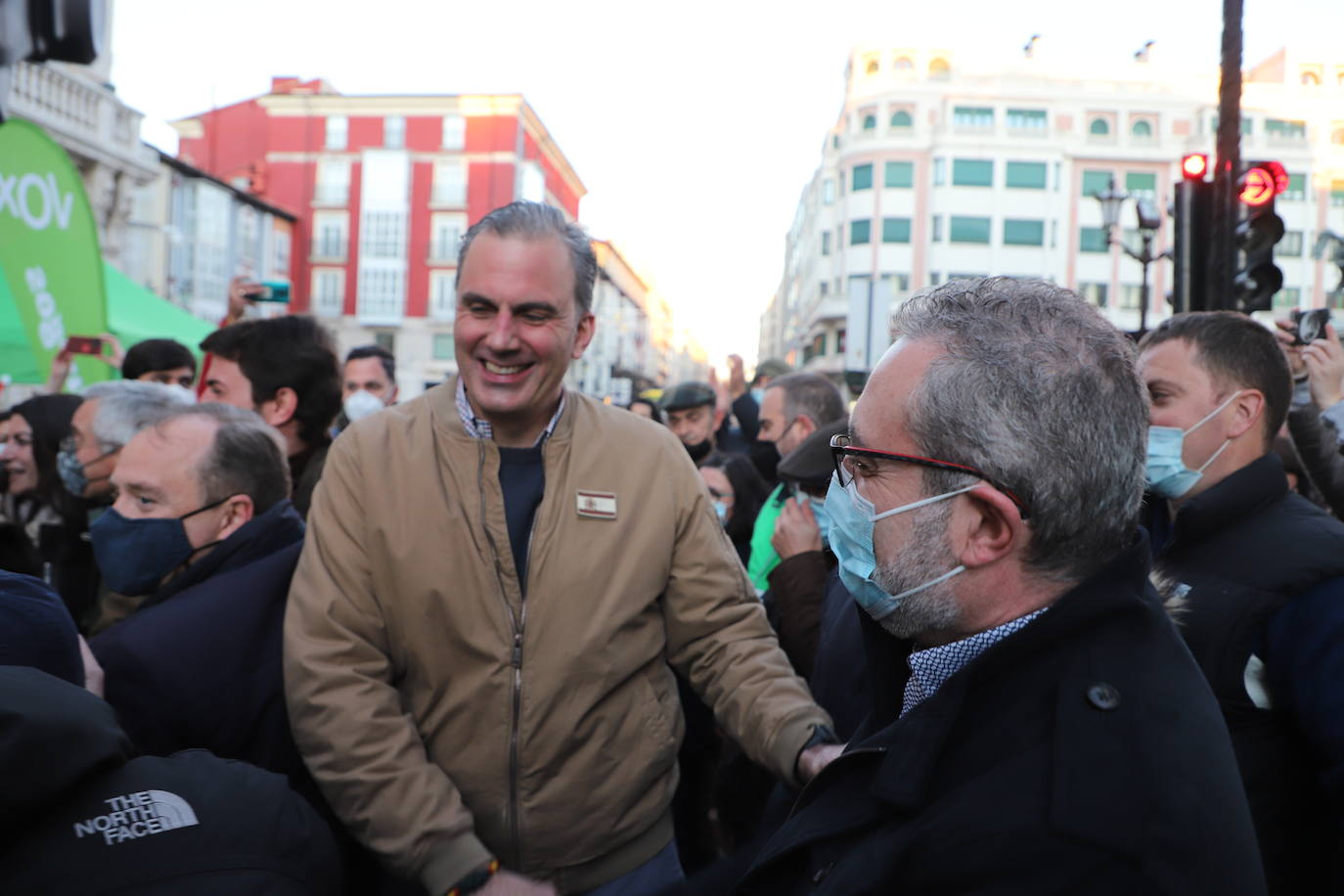 Ortega Smith y Macarena Olona acompañan al candidato a la presidencia de la Junta por Vox en el inicio de campaña.