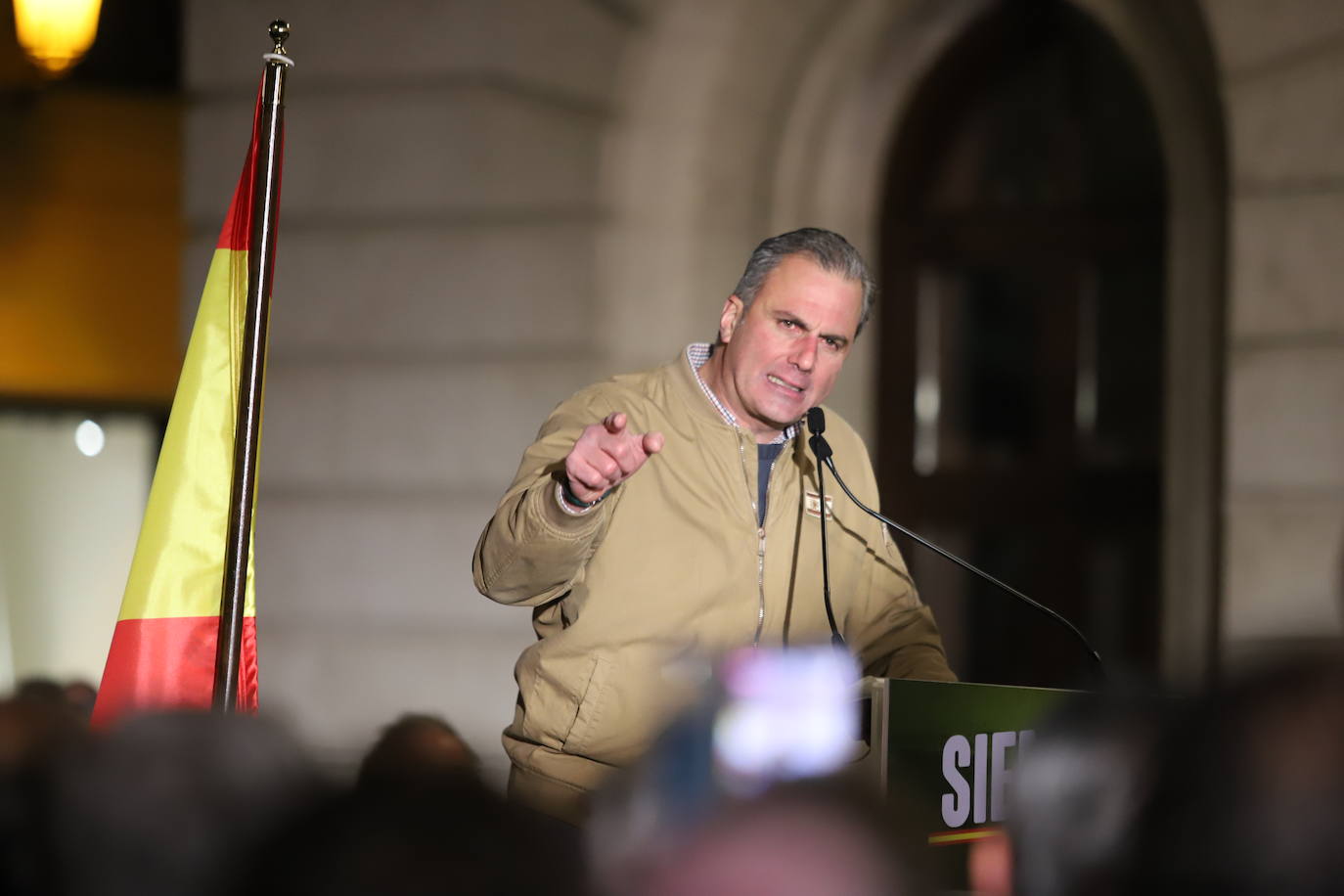 Ortega Smith y Macarena Olona acompañan al candidato a la presidencia de la Junta por Vox en el inicio de campaña.