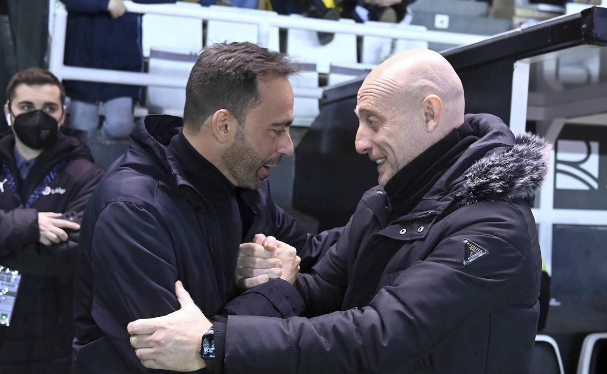 Calero, junto al técnico del Alcorcón, Fran Fernández. 