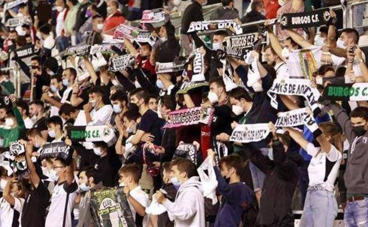 Imagen de los aficionados del Burgos CF en El Plantío.