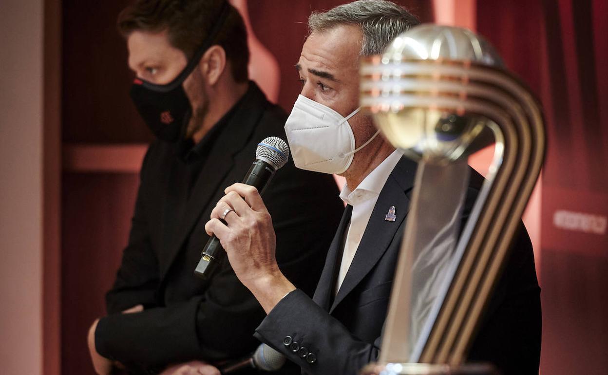 Paco Olmos, durante la rueda de prensa. 